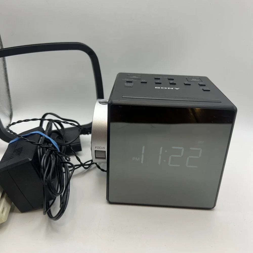 Sony ICF-C1PJ AM/FM Clock Radio White Noise Machine Time Projector TESTED Works!